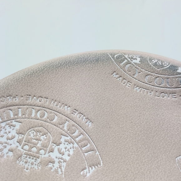 Juicy Couture crossbody round bag purse in soft light pink leather with silver - Picture 10 of 16